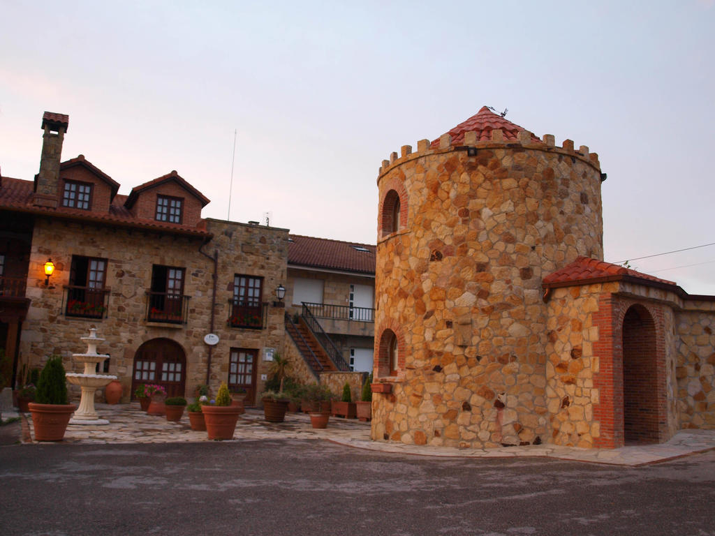Habitaciones Y Estudios- Hotel "Posada De Cantabria El Solar" - Cenas Y Gintonic- Bar -Terraza Panoramica Galizano Exterior foto